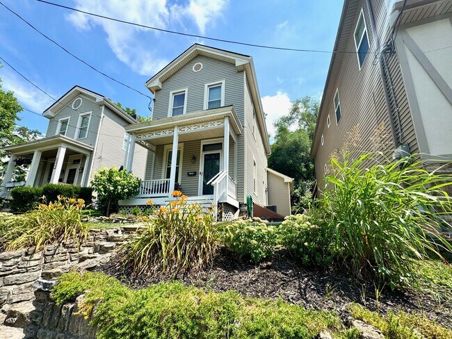 Foto del edificio - Charming 3 Bed/2 Full Bath in Columbia Tus...