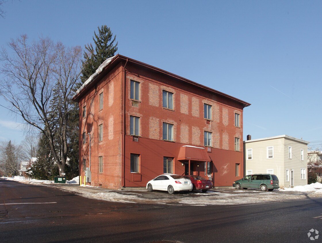 Primary Photo - 131 Main St