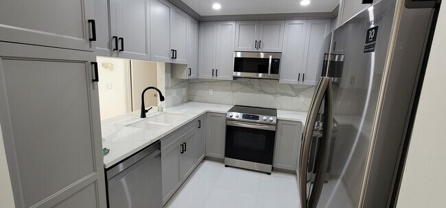 Foto del edificio - 1300 Midvale Ave