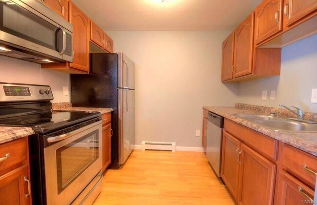 Foto del edificio - 4201 Fairway Dr E