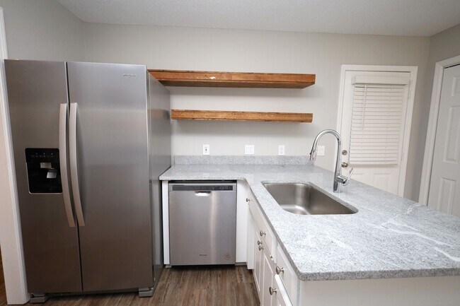 Foto del edificio - 3222 Wingfield Way