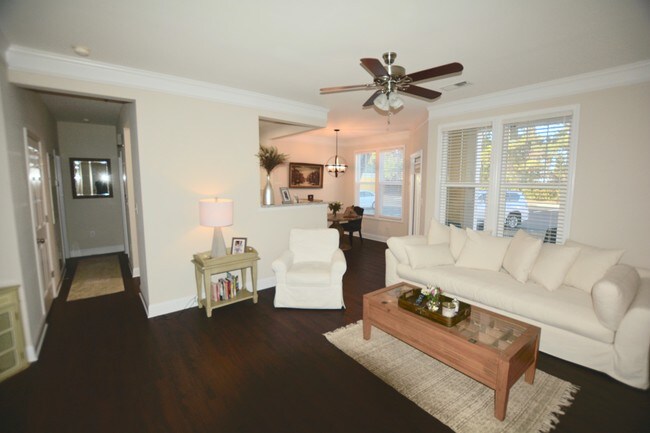 Building Photo - 2 bedroom in Mount Pleasant SC 29464