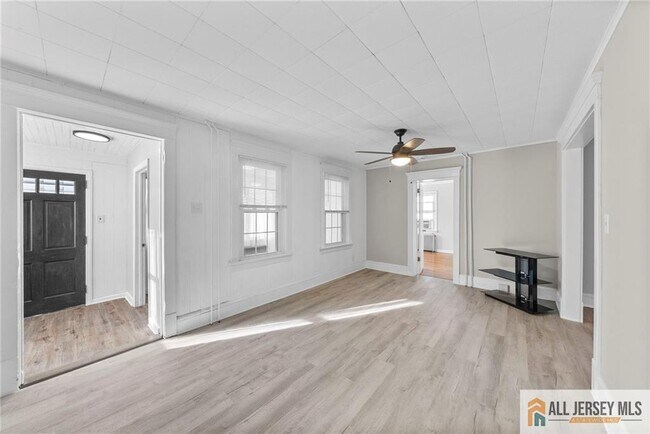 Foto del edificio - 34 Maple Ave