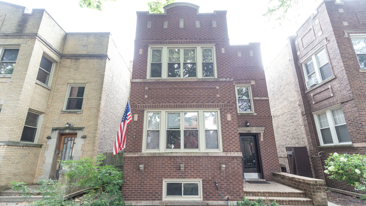 Primary Photo - 5749 N Artesian Ave
