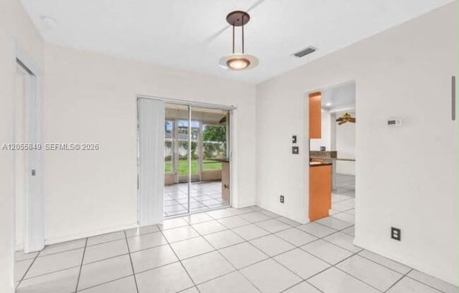 Building Photo - 921 Terrace