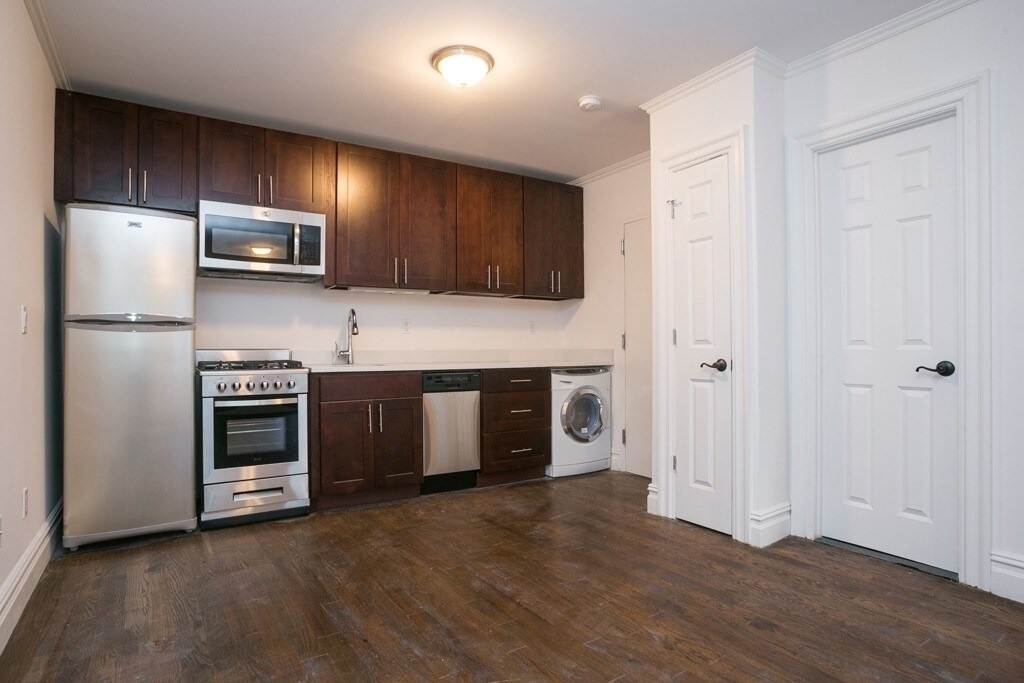 Primary Photo - 47 E 2nd St