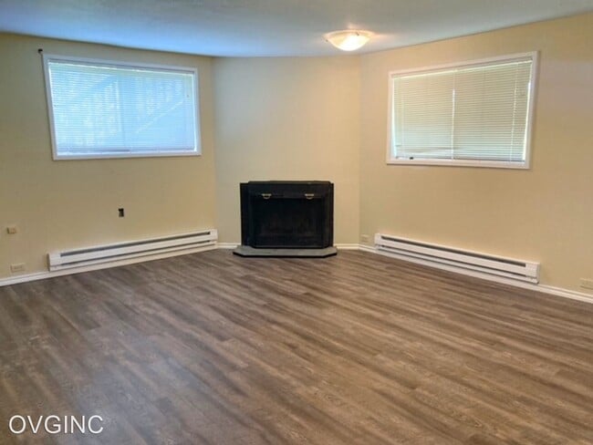 Building Photo - 4 br, 3 bath House - 5400 CRESTVIEW LOOP NE