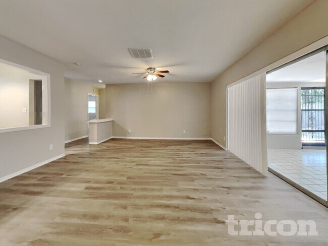Foto del edificio - 2022 68th Ave S