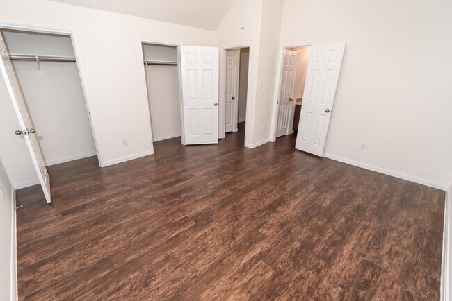 Building Photo - 5553 Plantation Forest Dr