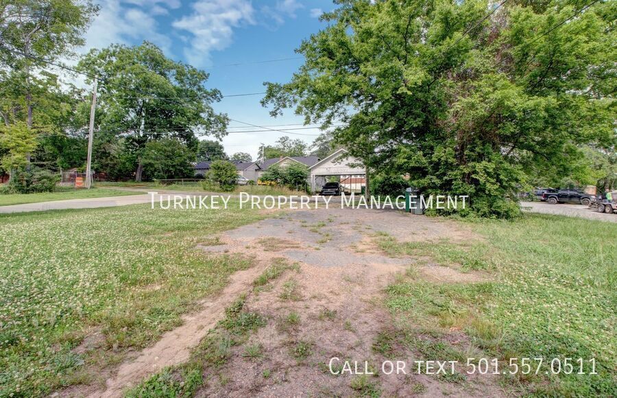 Primary Photo - 3123 S Gaines St
