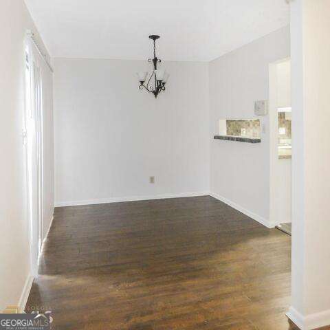 Building Photo - 291 Country Club Dr