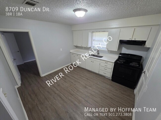 Foto del edificio - 8709 Duncan Dr