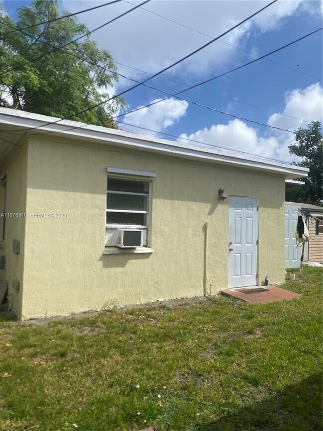 Foto del edificio - 115 NE 192nd St