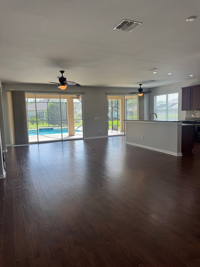 Building Photo - 6984 SW 94th Ct