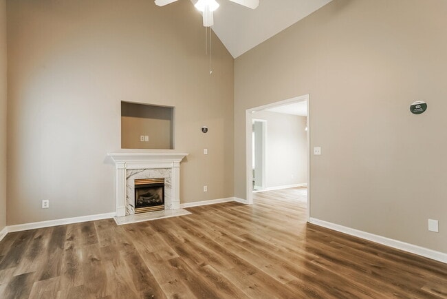 Building Photo - 185 Jared Dr