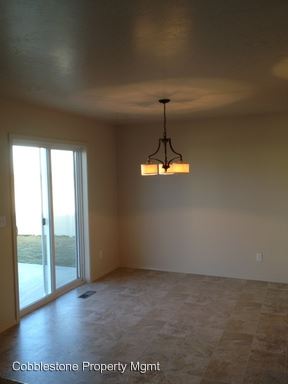 Foto del edificio - 2149 N Sepia Ave