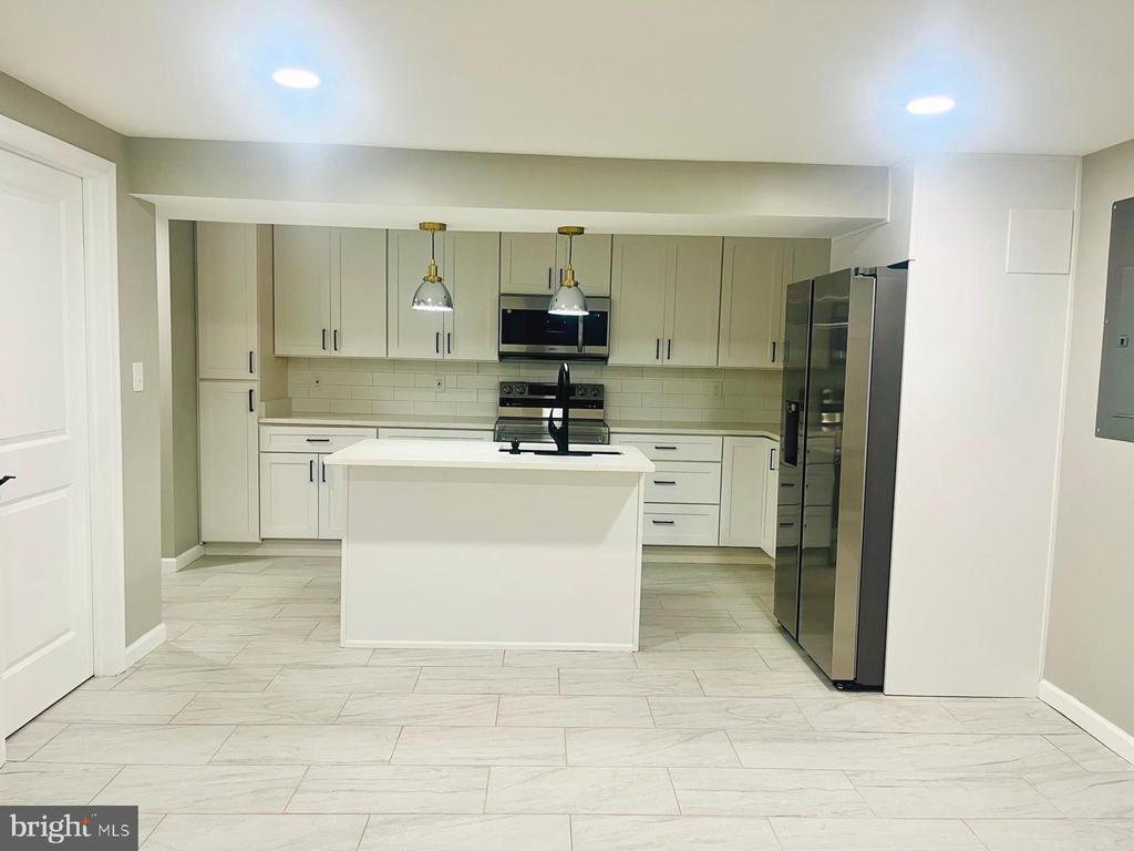 Foto principal - 1319 C St NE