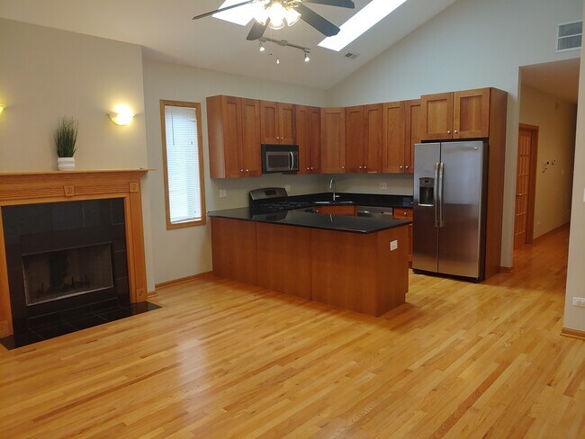 Building Photo - 4314 S St Lawrence Ave