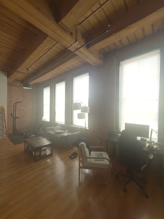 Building Photo - 49 Melcher St