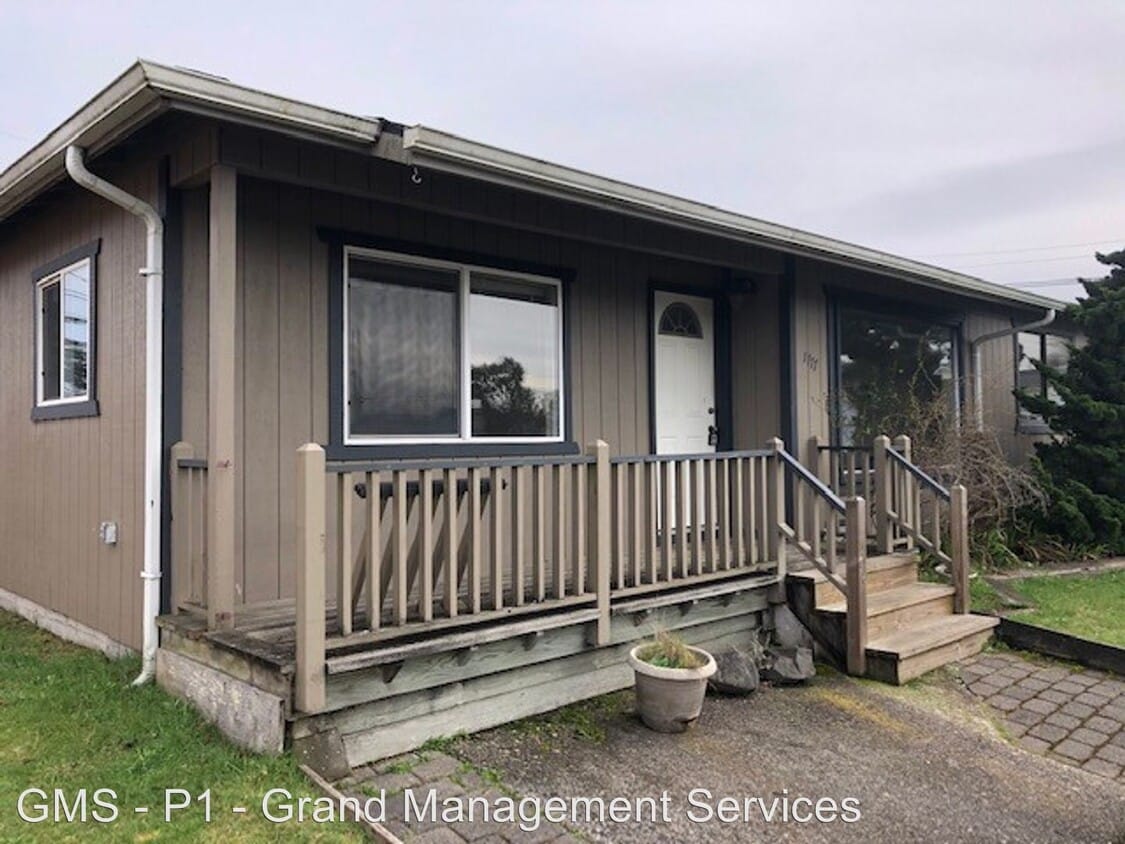 1777 Garfield St, North Bend, OR 97459 Room for Rent in North Bend, OR