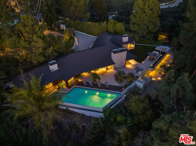 Building Photo - 1120 El Retiro Way