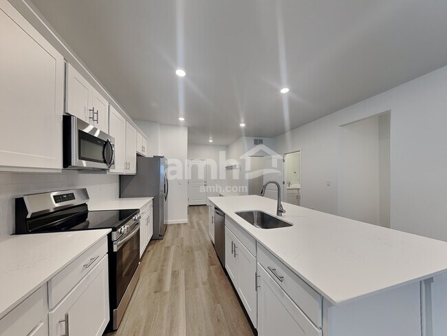 Building Photo - 26151 E Calhoun Pl