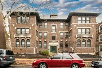 Building Photo - 6330 S Rosebury Ave