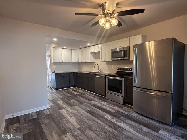 Foto del edificio - 43 Park Valley Ln
