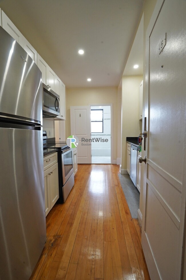 Building Photo - 1218 Commonwealth Ave