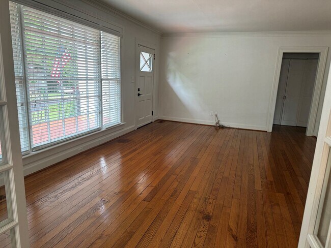 Foto del edificio - Beautiful Mid-town home 2br/2ba, newly ren...