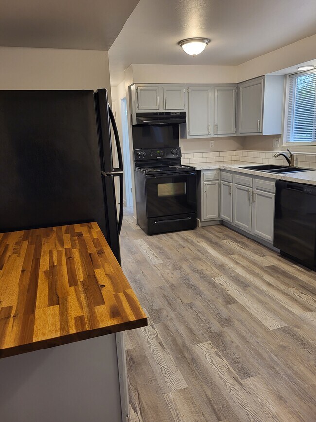 Cocina con lavavajillas - 1405 Tappan Cir