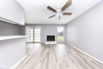 Building Photo - 13480 S Thorntree Dr