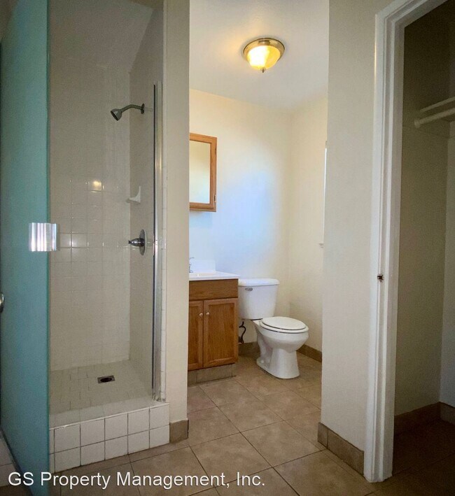 Foto del edificio - 1030-1038 Di Giulio Ave