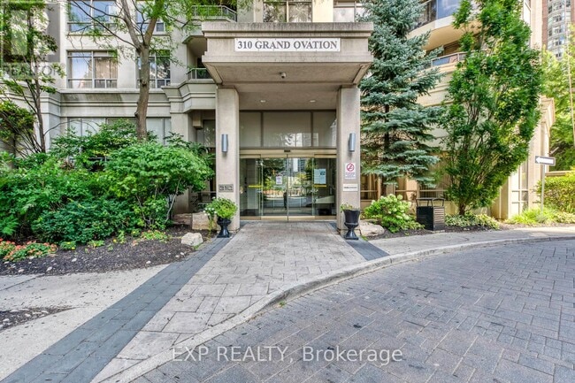 Photo du bâtiment - 310-2310 Burnhamthorpe Rd W