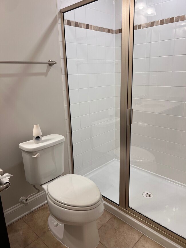 Foto del edificio - 818 Oval Park Ln