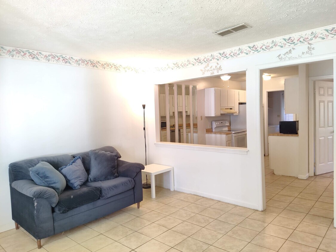Foto principal - 755 Burcale Rd