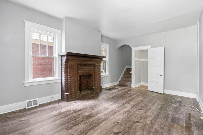 Building Photo - Updated 3 Bedroom 1 Bath in Sheraden