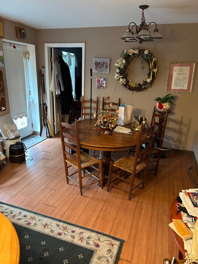 Interior (Dining Room) - 11323 N Oak St