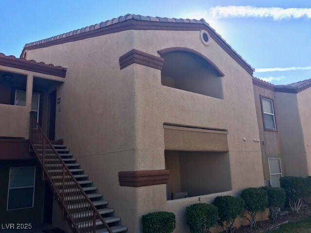 Building Photo - 5055 W Hacienda Ave