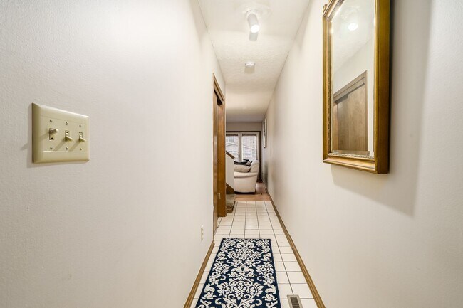 Building Photo - 4845 Dierker Rd
