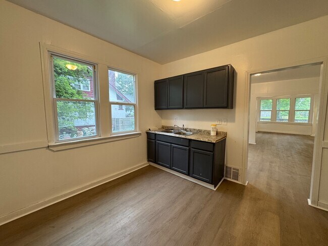 Foto del edificio - 4720 Garland St