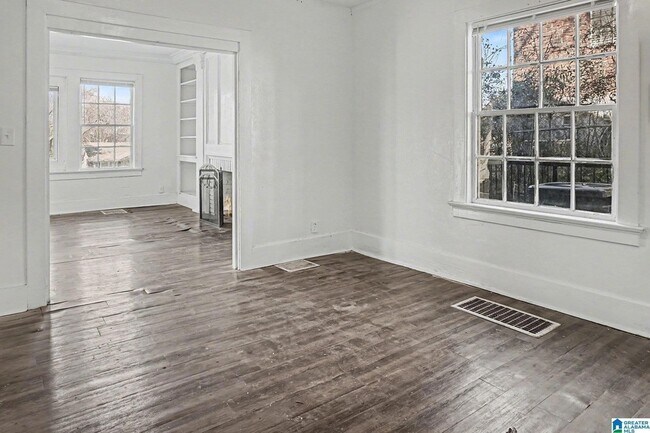 Foto del edificio - 1811 Fairfax Ave