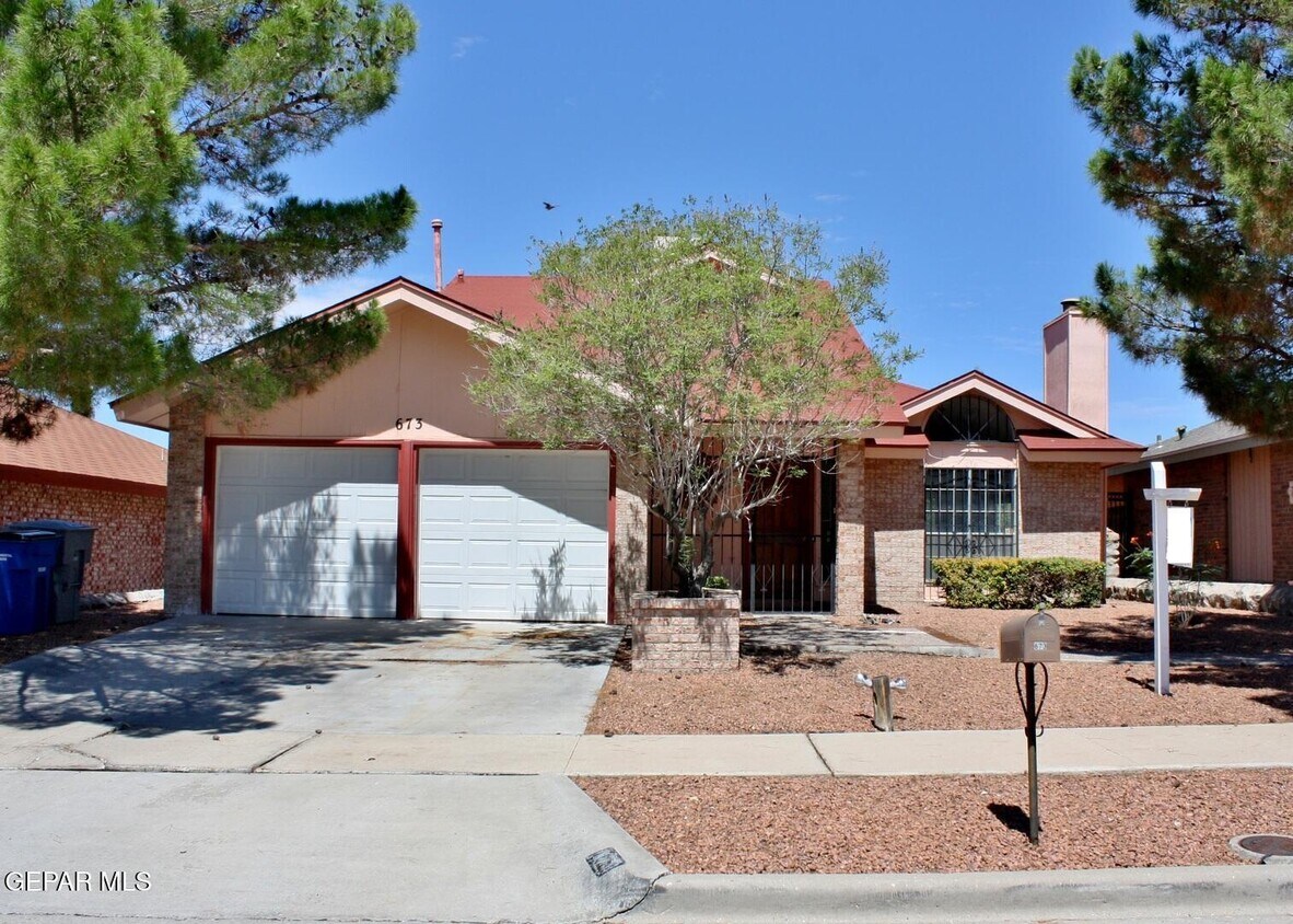 Foto principal - 673 Bristol Dr