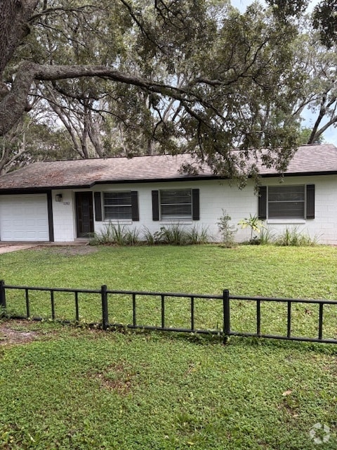 Building Photo - 1202 Thomas Cir