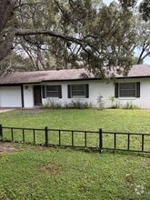 Building Photo - 1202 Thomas Cir