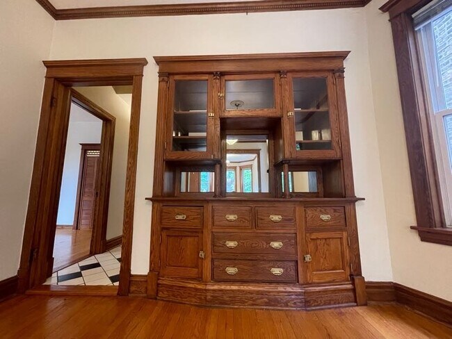 Building Photo - 2036 W Cortez St