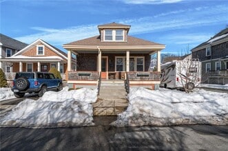 Building Photo - 25 Peckham Ave