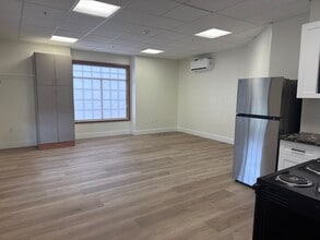 Building Photo - 460 W 600 N