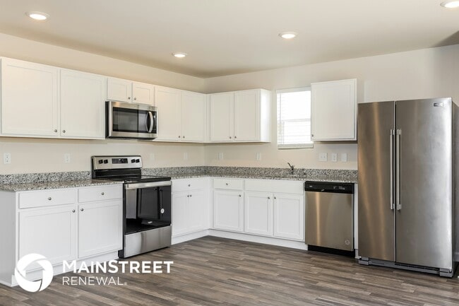 Building Photo - 427 Winsley Dr
