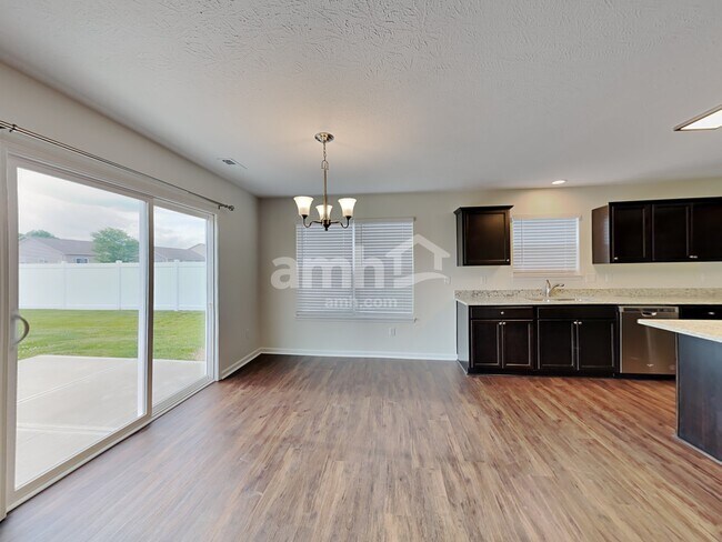 Foto del edificio - 222 Rambling Rd